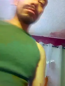 Snapshot of Cnutt310 chatting on October 18, 7:49 pm Cnutt310 online show from October 18, 7:49 pm