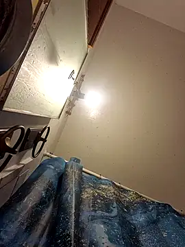 Snapshot of Cnutt310 chatting on October 21, 6:57 am Cnutt310 online show from October 21, 6:57 am