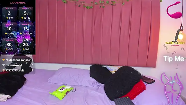 ana foxi online show from April 13, 7:07 pm