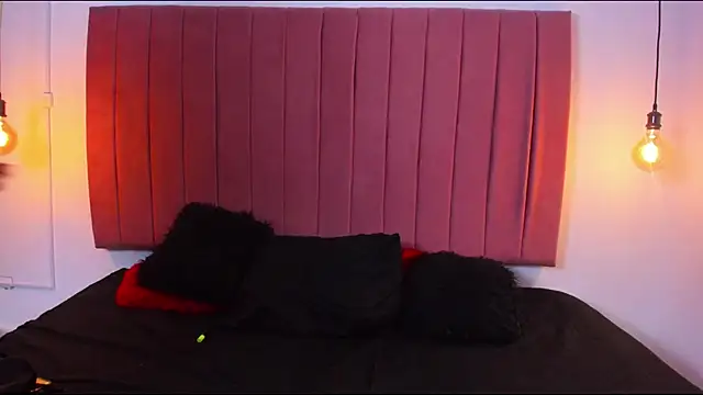 ana foxi online show from December 5, 4:00 am