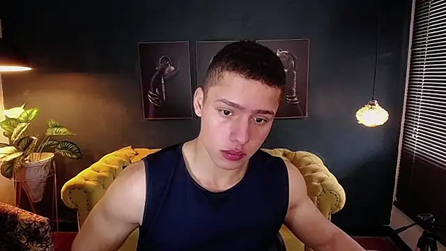 Snapshot of deivid_parker chatting on September 20, 1:49 pm deivid parker online show from September 20, 1:49 pm