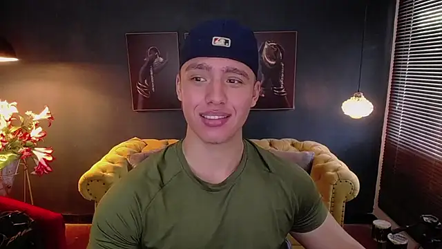 Snapshot of deivid_parker chatting on June 26, 1:39 pm deivid parker online show from June 26, 1:39 pm