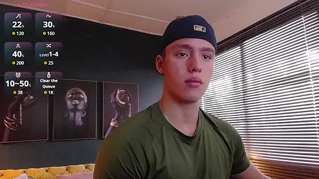 Snapshot of deivid_parker chatting on July 21, 1:45 pm deivid parker online show from July 21, 1:45 pm