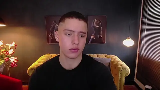 Snapshot of deivid_parker chatting on June 19, 1:39 pm deivid parker online show from June 19, 1:39 pm