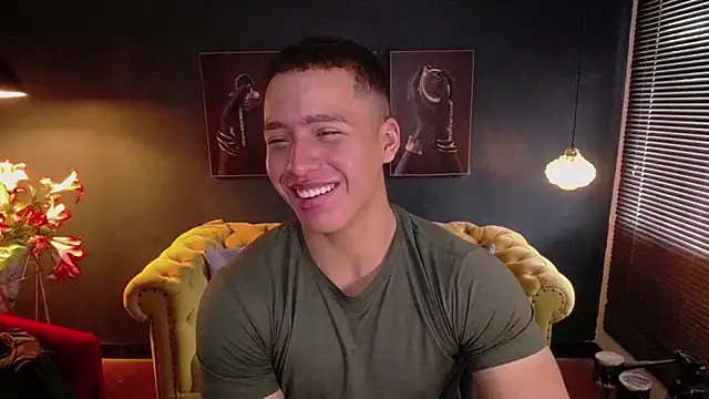 Snapshot of deivid_parker chatting on July 1, 1:22 pm deivid parker online show from July 1, 1:22 pm