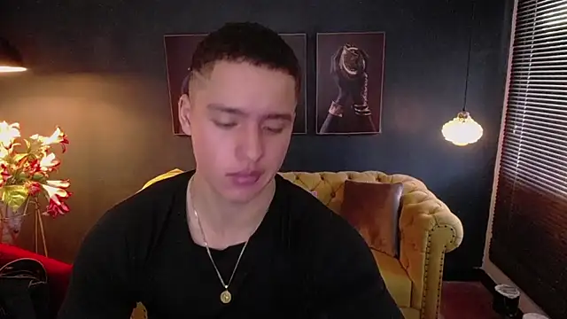 Snapshot of deivid_parker chatting on June 22, 2:03 pm deivid parker online show from June 22, 2:03 pm