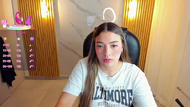 Snapshot of KYLIE_JONES6 chatting on September 18, 2:58 am KYLIE JONES6 online show from September 18, 2:58 am