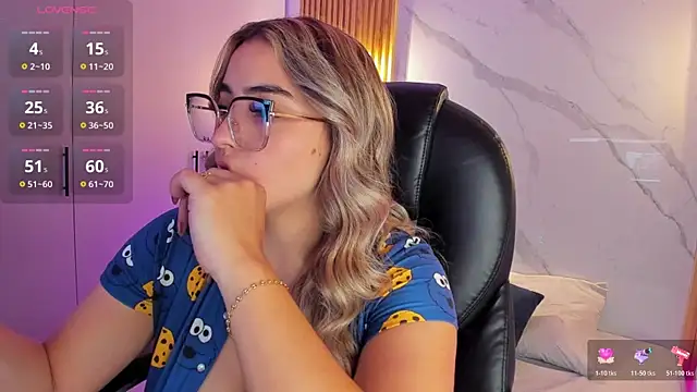 KYLIE JONES6 online show from December 16, 3:11 am