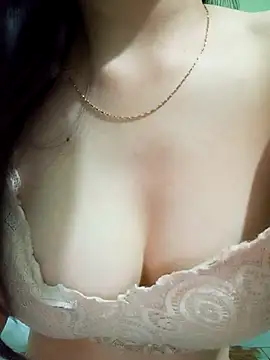 Snapshot of Mina-2468 chatting on December 15, 3:40 pm Mina-2468 online show from December 15, 3:40 pm