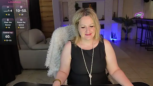 Snapshot of MariemLui chatting on July 10, 2:28 pm MariemLui online show from July 10, 2:28 pm