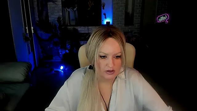 MariemLui online show from October 25, 8:02 am