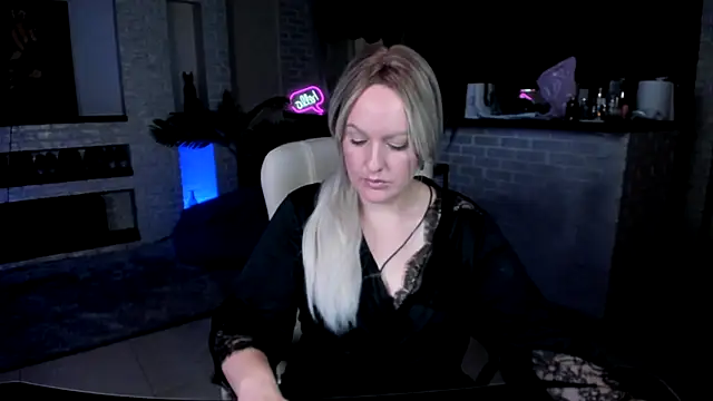 Snapshot of MariemLui chatting on September 16, 6:03 am MariemLui online show from September 16, 6:03 am