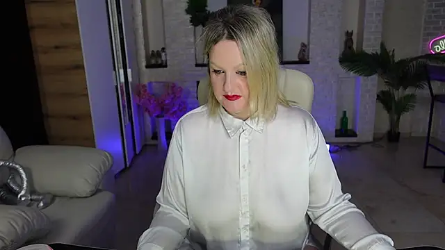 MariemLui online show from April 12, 7:11 am