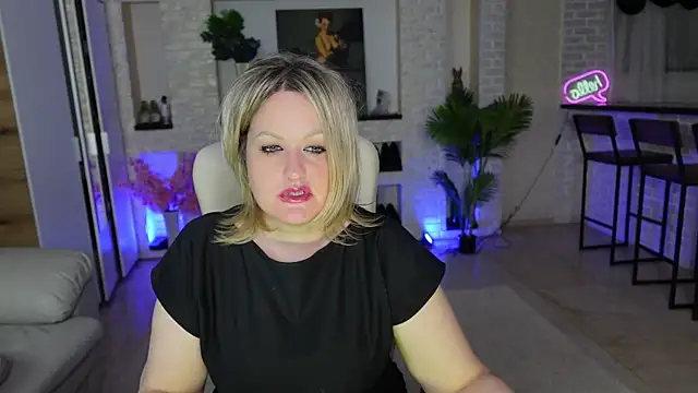 MariemLui online show from April 7, 3:58 pm