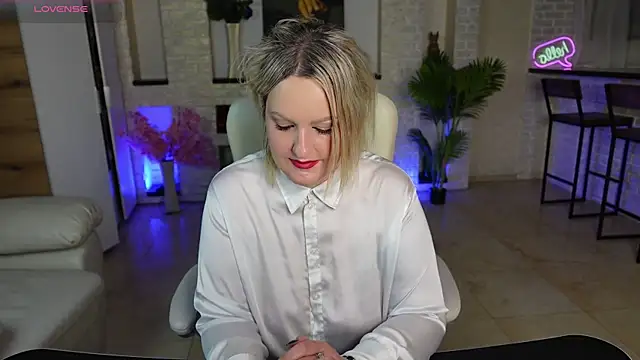 MariemLui online show from March 21, 4:00 pm