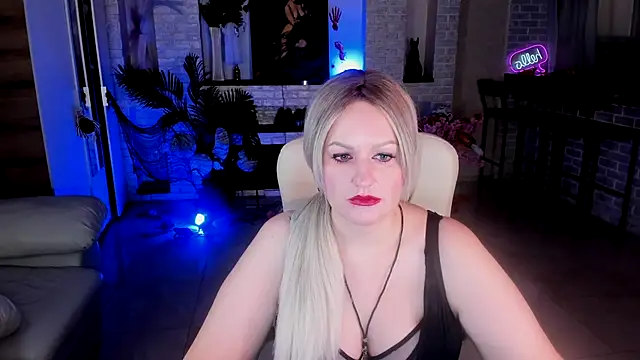 MariemLui online show from October 24, 9:30 am