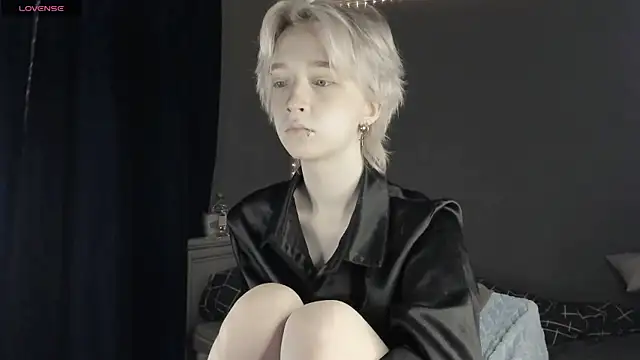 MelissaReis online show from December 16, 12:53 pm