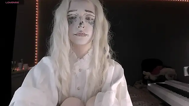 MelissaReis online show from November 1, 11:37 am