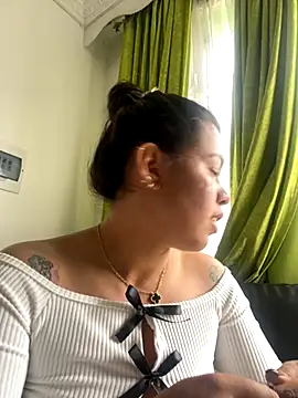 Snapshot of Bonny_GS chatting on October 19, 6:43 pm Bonny GS online show from October 19, 6:43 pm