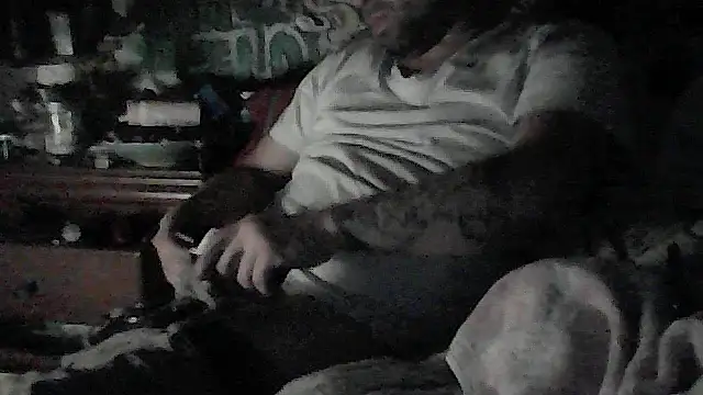 Twoslipperywhenwett online show from December 2, 10:33 pm