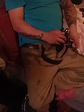 Twoslipperywhenwett online show from November 6, 5:06 pm