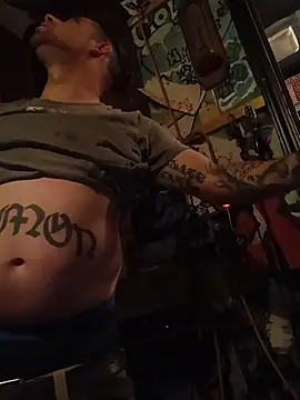 Twoslipperywhenwett online show from November 14, 3:59 pm