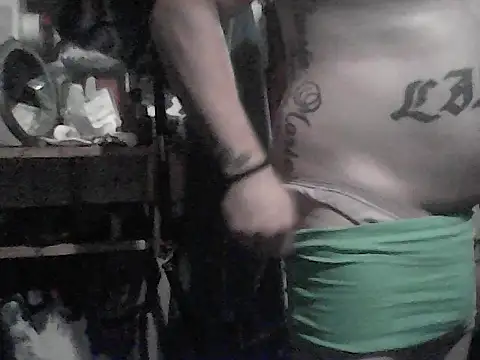 Twoslipperywhenwett online show from December 20, 10:23 pm