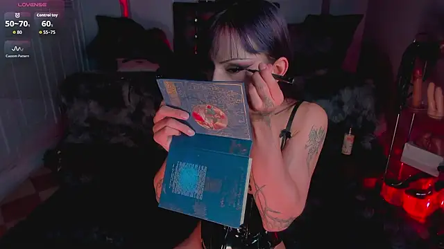 Draculairis online show from February 6, 2:02 pm