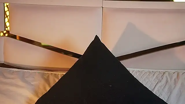 Snapshot of ambar_rosse25 chatting on September 22, 11:38 am ambar rosse25 online show from September 22, 11:38 am