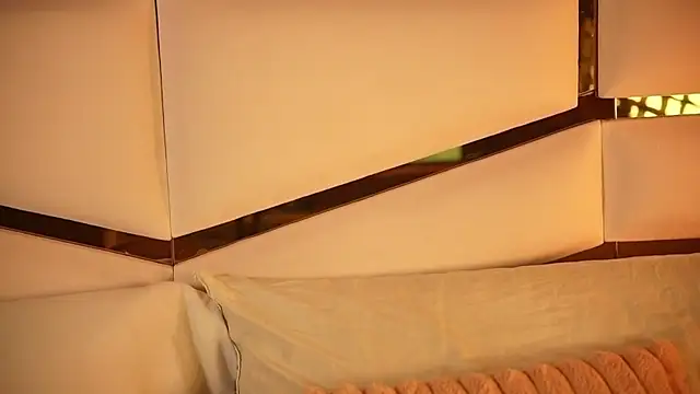 Snapshot of ambar_rosse25 chatting on October 5, 11:45 am ambar rosse25 online show from October 5, 11:45 am