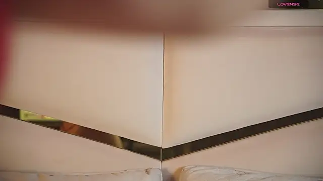 Snapshot of ambar_rosse25 chatting on September 12, 11:43 am ambar rosse25 online show from September 12, 11:43 am