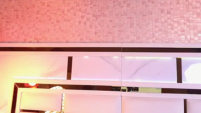 Snapshot of ambar_rosse25 chatting on October 24, 11:42 am ambar rosse25 online show from October 24, 11:42 am