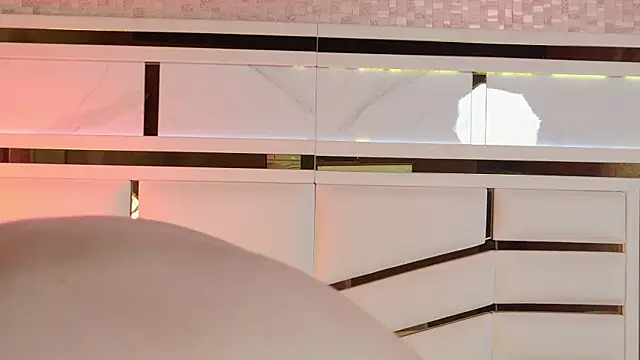 Snapshot of ambar_rosse25 chatting on December 1, 11:44 am ambar rosse25 online show from December 1, 11:44 am