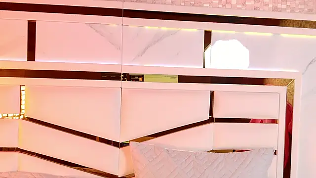 Snapshot of ambar_rosse25 chatting on November 26, 11:43 am ambar rosse25 online show from November 26, 11:43 am