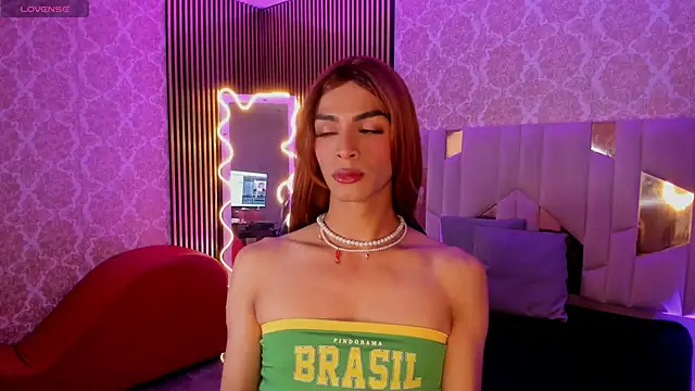 LIHIAN TAY online show from October 10, 3:29 am