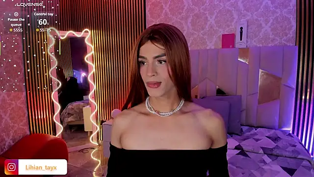 LIHIAN TAY online show from October 17, 3:32 am