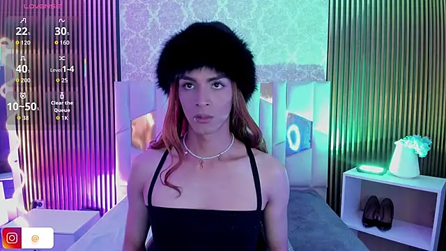 LIHIAN TAY online show from November 9, 4:05 am