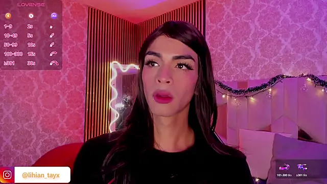 LIHIAN TAY online show from December 19, 3:43 am