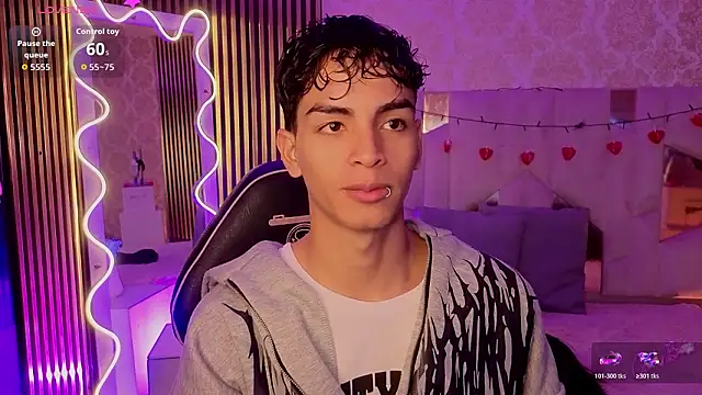 LIHIAN TAY online show from February 10, 4:00 am