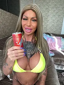 dutchbarbie online show from April 30, 4:25 pm