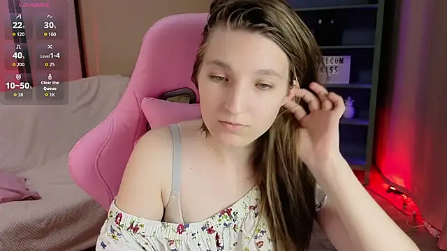 Snapshot of Mia_Myles chatting on October 10, 10:38 am Mia Myles online show from October 10, 10:38 am