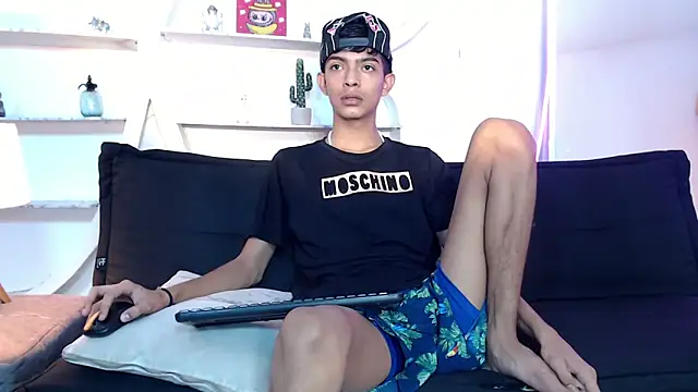 PRETTY SEX1 online show from October 25, 1:23 pm