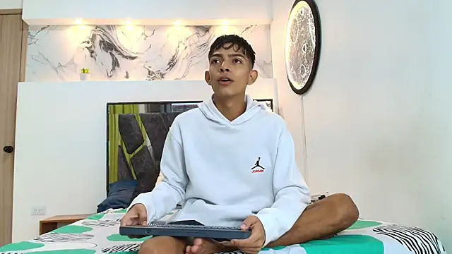 Snapshot of PRETTY_SEX1 chatting on September 20, 7:13 am PRETTY SEX1 online show from September 20, 7:13 am