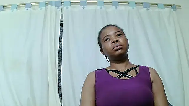 Snapshot of CharlotteXXX chatting on September 25, 12:05 am CharlotteXXX online show from September 25, 12:05 am