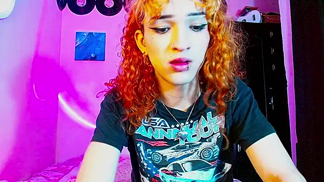 Snapshot of meghan_devil_ chatting on September 27, 12:28 am meghan devil online show from September 27, 12:28 am