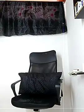 angierot2025 online show from July 6, 7:16 pm