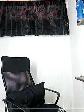 angierot2025 online show from July 28, 8:52 pm