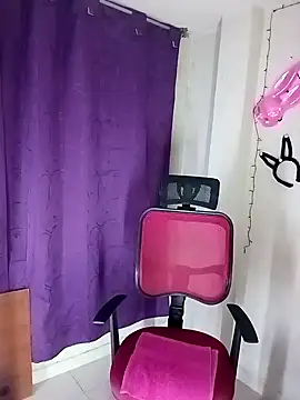 Snapshot of angierot2025 chatting on November 28, 3:28 am angierot2025 online show from November 28, 3:28 am