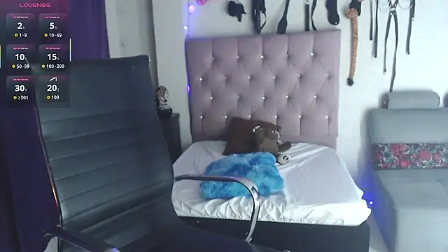 Snapshot of angierot2025 chatting on November 6, 3:10 am angierot2025 online show from November 6, 3:10 am