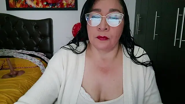 Snapshot of Grace_mature_milf chatting on July 10, 11:32 am Grace mature milf online show from July 10, 11:32 am